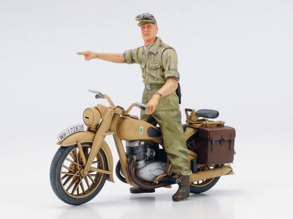 Tamiya Iv.F + Motorcycle N. Africa