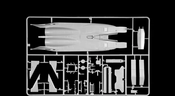 Italeri F-15E Strike Edge — image 2 of 10