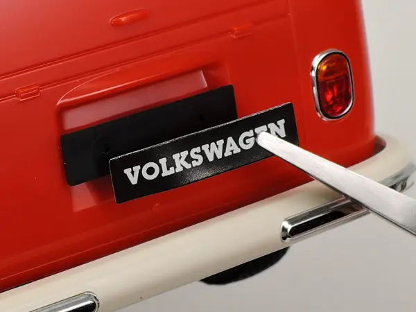 Tamiya 1/24 Volkswagen Type 2 (T1) Red & White (Clic Loc) — image 6 of 8
