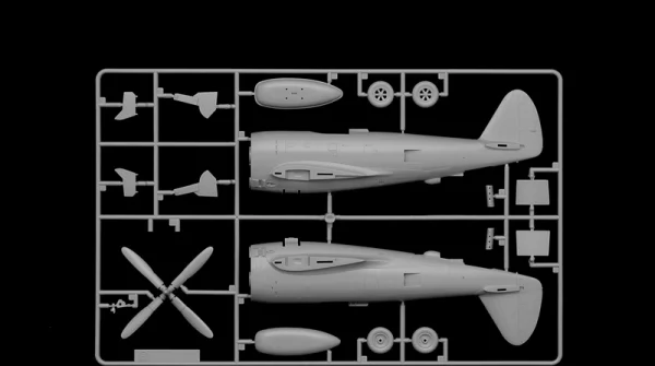 Italeri P-47D Thunderbolt (E.T.O.) &mdash; image 2 of 16
