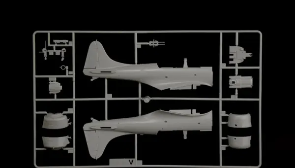 Italeri USN SBD-3 Dauntless &mdash; image 7 of 9