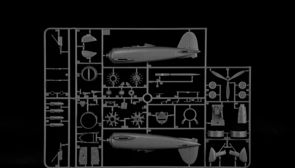 Italeri FIAT CR.42 Falco Assault/Night Fighter — image 2 of 12