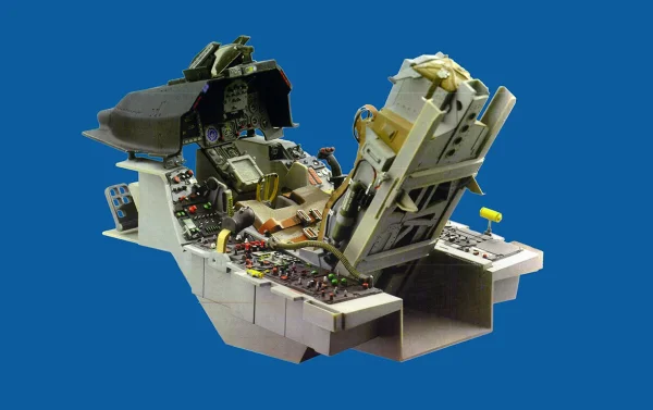 Italeri F-16 Cockpit