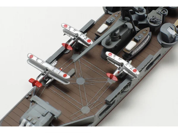 Tamiya 1/700 Light Cruiser Mogami — image 7 of 8