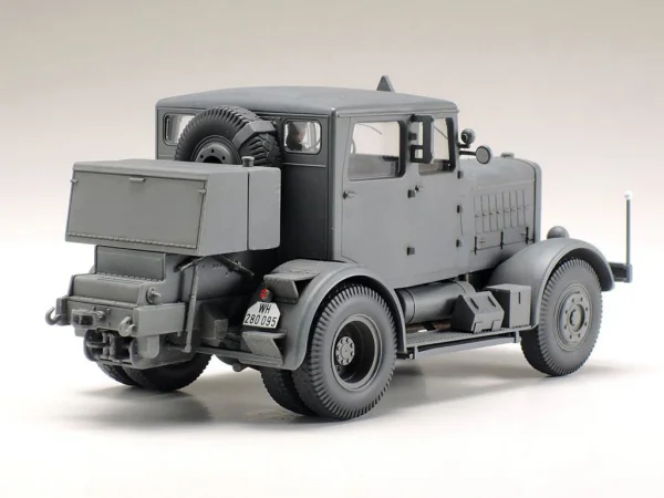 Tamiya 1/48 Heavy Tractor SS-100 — image 5 of 6