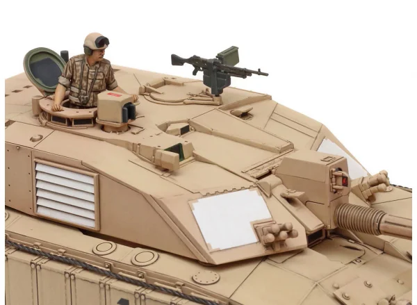 Tamiya 1/48 Challenger 2 (Desertised)