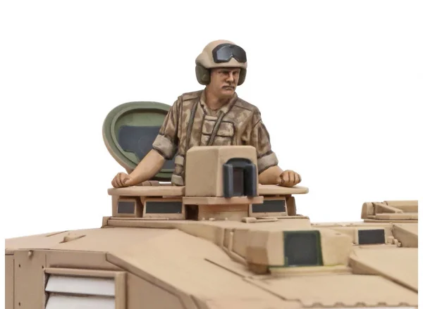 Tamiya 1/48 Challenger 2 (Desertised)