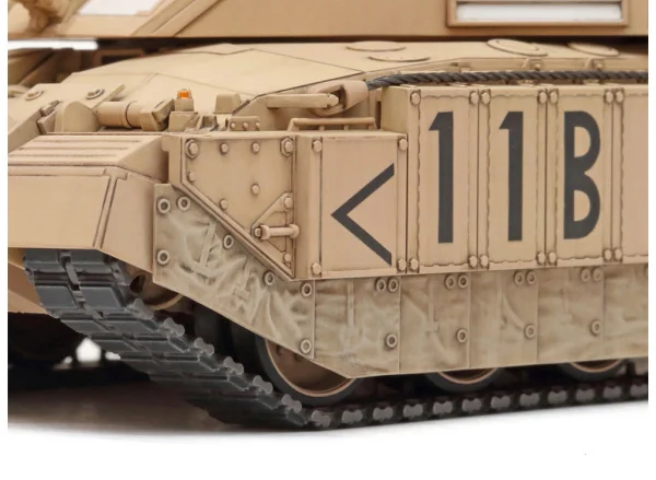 Tamiya 1/48 Challenger 2 (Desertised)