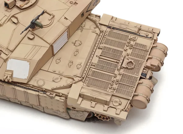 Tamiya 1/48 Challenger 2 (Desertised)