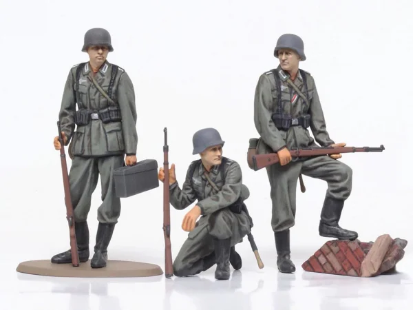 Tamiya 1/48 WWII Wehermacht Infantry Set — image 5 of 6