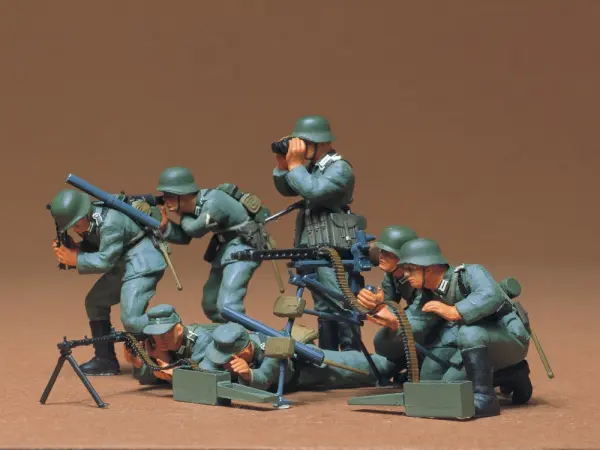 Tamiya German Machine Gun Troops — image 3 of 3