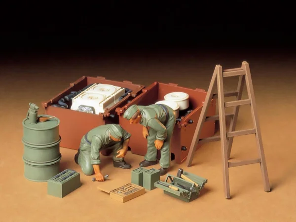 Tamiya German Engine Maintenance Crew
