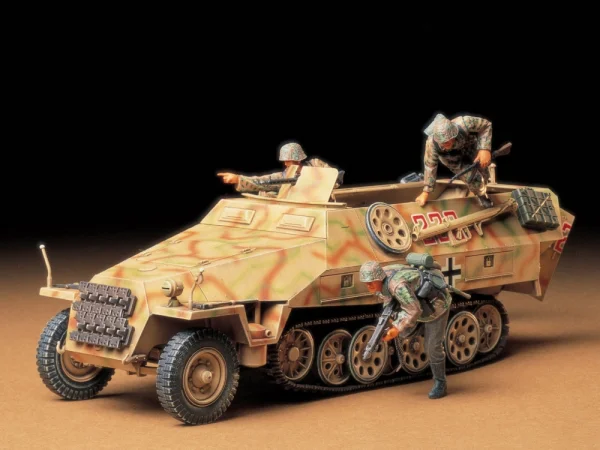 Tamiya Mtl.Spw Sd.Kfz. 251/1 Ausf.D — image 1 of 2