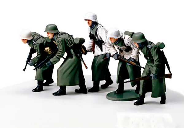 Tamiya German Assault Infantry (Winter)
