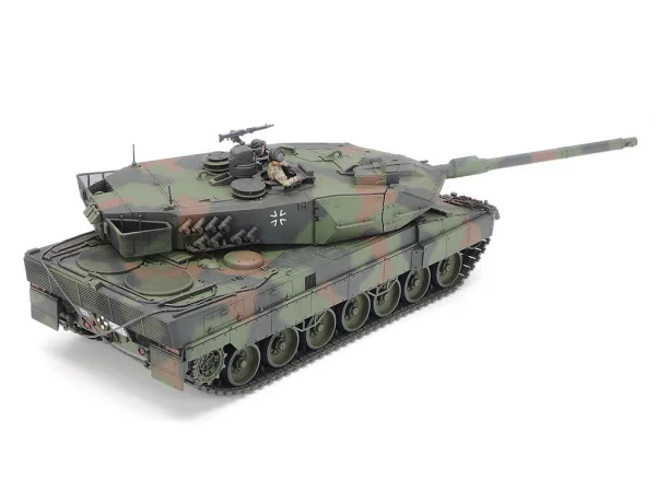 Tamiya Leopard 2 A6 Main Battle Tank