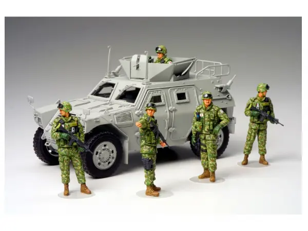 Tamiya Jgsdf Iraq H. Assistance Team — image 5 of 5