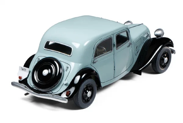 Tamiya 1/35 Citroen Traction 11Cv — image 6 of 6