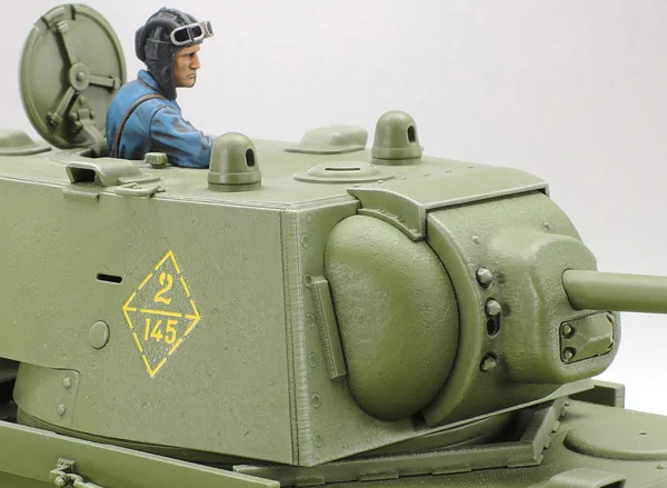 Tamiya 1/35 Russian Heavy Tank Kv-1F