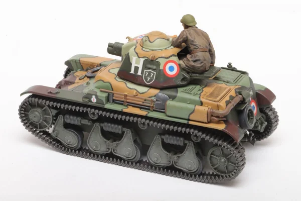 Tamiya 1/35 R35 French Light Tank