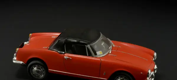 Italeri Giulietta Spider 1300 — image 3 of 19