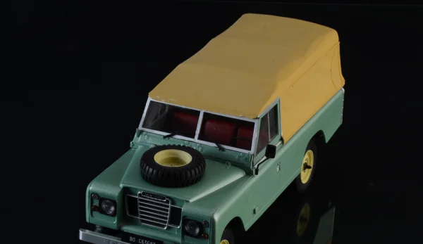 Italeri Land Rover 109 Lwb — image 12 of 12