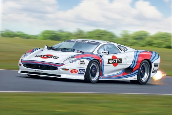 Italeri Jaguar XJ 220 Race Car