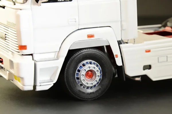 Italeri Iveco Turbostar 190.48 Special
