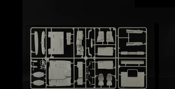 Italeri Volvo FH low roof — image 6 of 13