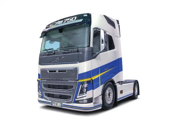 Italeri Volvo FH16 Medium Roof