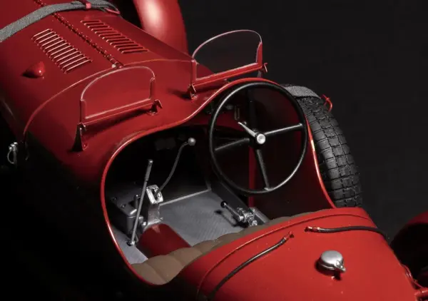 Italeri Alfa Romeo 8C 2300 Roadster 1:12 — image 6 of 13