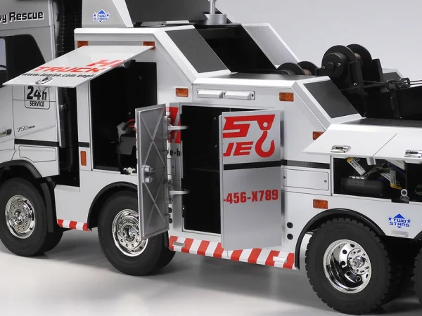 Tamiya Volvo FH16 Globetrotter 750 8x4 Tow Truck with Silver Pre-Painted Body Components — image 5 of 5