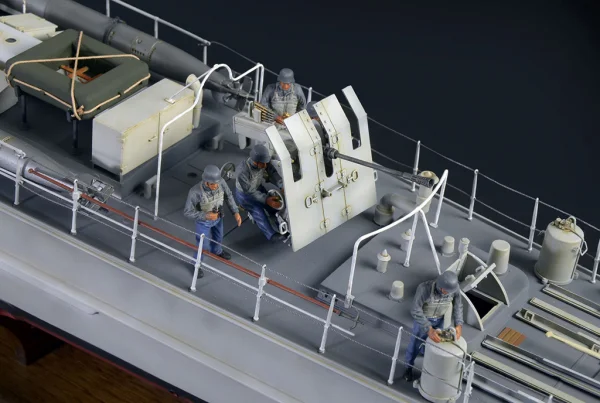 Italeri Schnellboote S 100 Prm Edition*disc — image 2 of 14