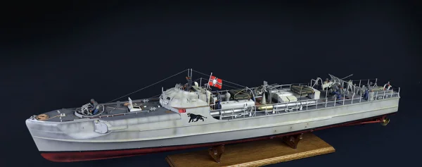 Italeri Schnellboote S 100 Prm Edition*disc — image 3 of 14