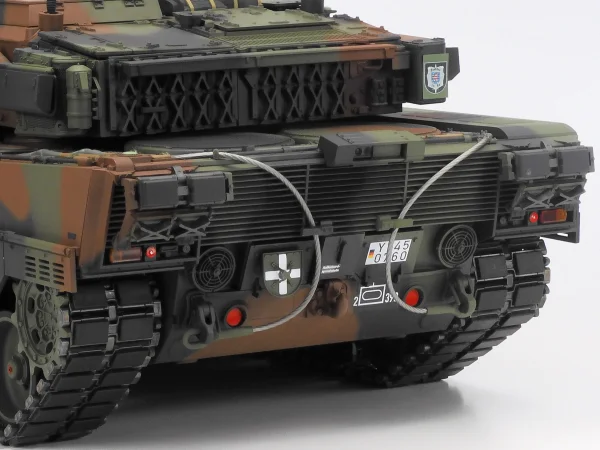 Tamiya R/C Leopard 2 A7V with Option Kit