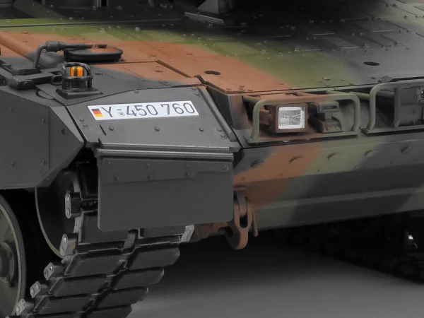 Tamiya R/C Leopard 2 A7V with Option Kit