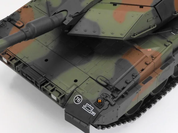 Tamiya R/C Leopard 2 A7V with Option Kit
