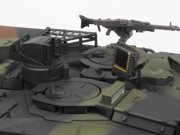 Tamiya R/C Leopard 2 A7V with Option Kit