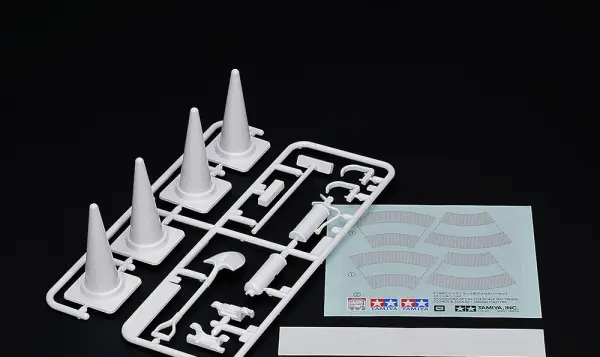 Tamiya Accessory Set (Cones/Tools) &mdash; image 5 of 5