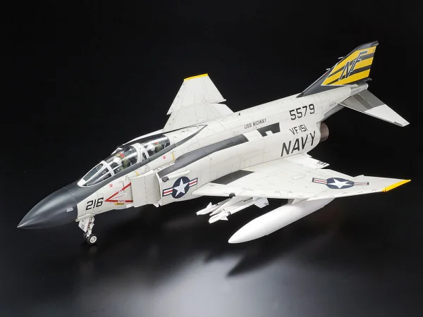 Tamiya F-4J Phantom II — image 1 of 3