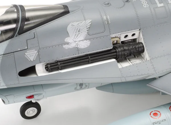 Tamiya 1/32 Lockheed F-16 Cj F.Falcon