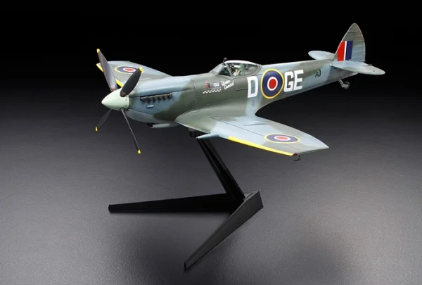 Tamiya 1/32 Spitfire Mk Xvie — image 2 of 19
