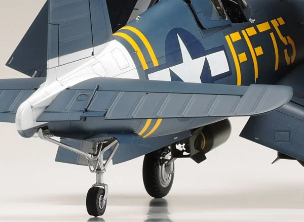 Tamiya 1/32 F4U-1D Corsair — image 5 of 15