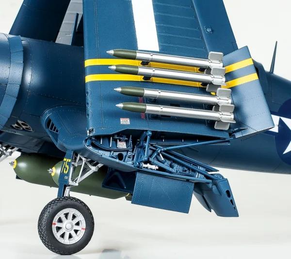 Tamiya 1/32 F4U-1D Corsair — image 6 of 23