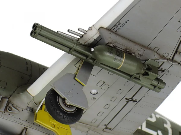 Tamiya P-47 Thunderbolt Razorback — image 9 of 9