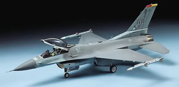 Tamiya 1/72 F-16Cj Fighting Falcon