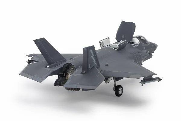 Tamiya 1:72 F-35B Lightning II ** CLEARANCE **