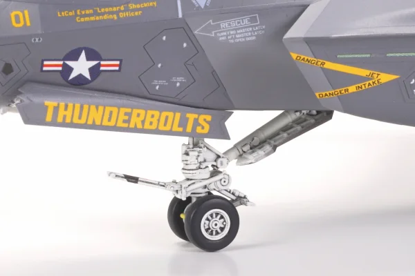 Tamiya 1/72 F-35C Lightning II