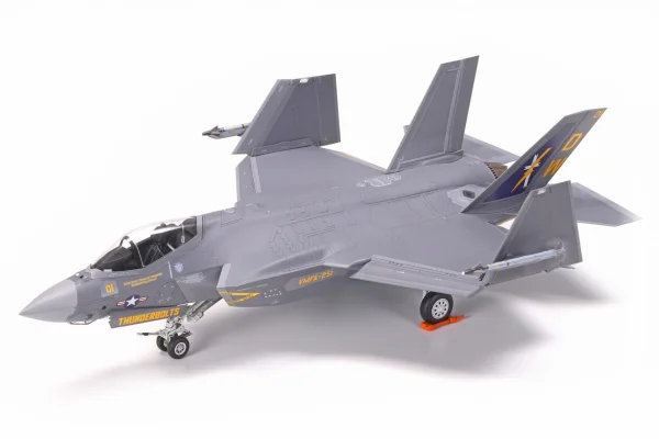 Tamiya 1/72 F-35C Lightning II