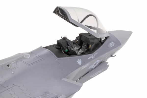 Tamiya 1/72 F-35C Lightning II