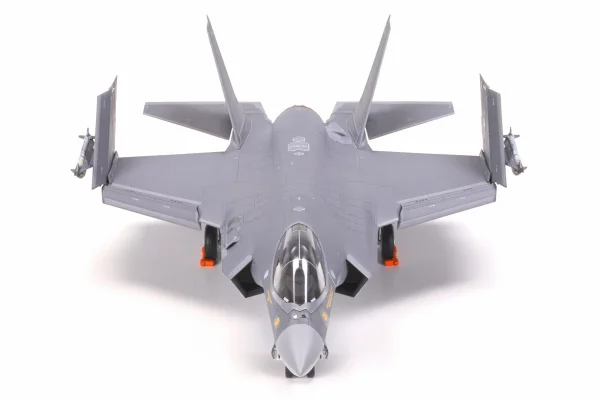 Tamiya 1/72 F-35C Lightning II